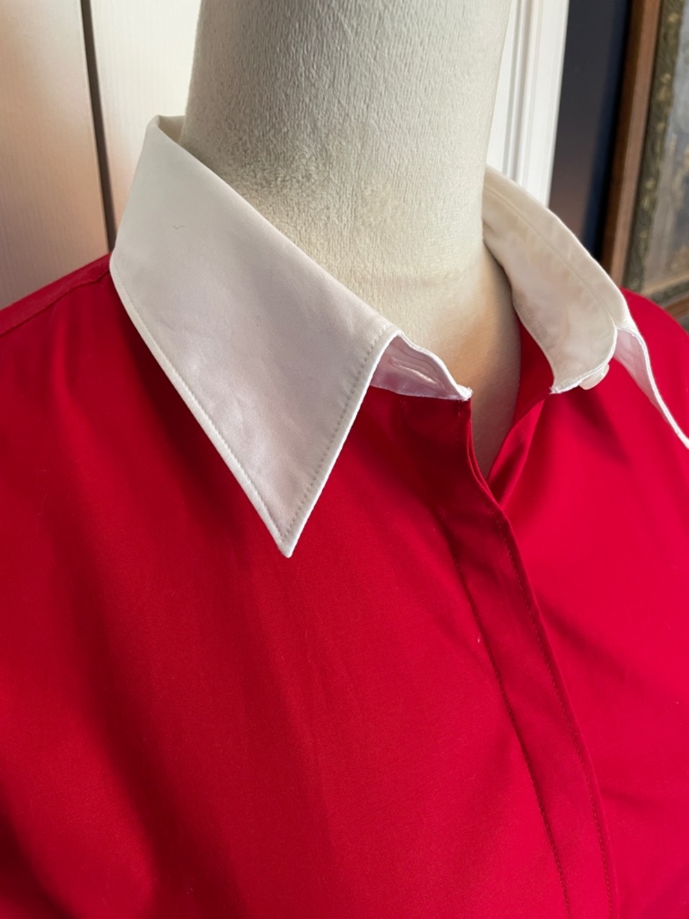 NWT Casual Corner Red Button-Down Shirt White Collar & Cuffs Size Large - Picture 2 of 9